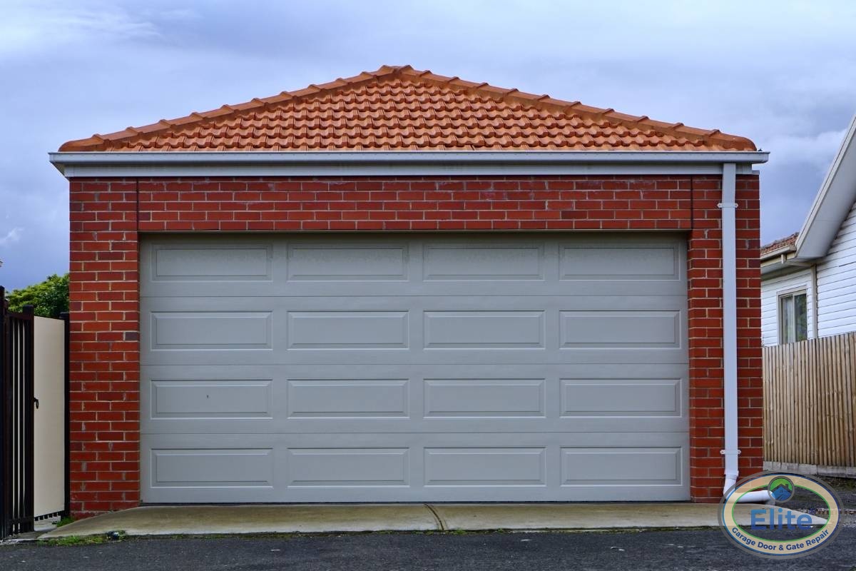 Do Garage Door Repairs Really Affect Home Sale Prices in Renton? - Local Partnership: How we work with Renton realtors